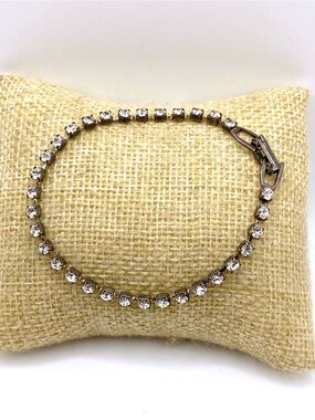 Vintage Single Strand Clear Crystal Rhinestone Tennis Bracelet Gunmetal Grey